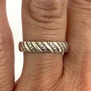 Sterling Silver 925 Textured Diagonal Pattern Band Wedding Ring Size 6.5